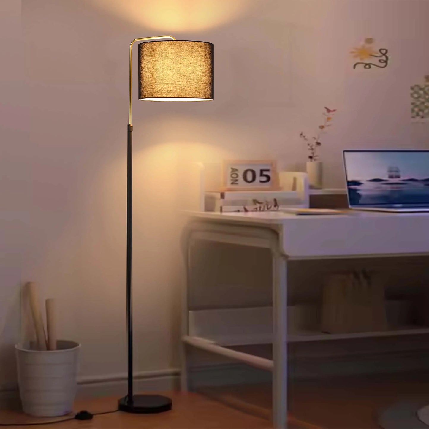 Black and Gold Floor Lamp – E27 Fitting, 1530mm Height, Dimmable