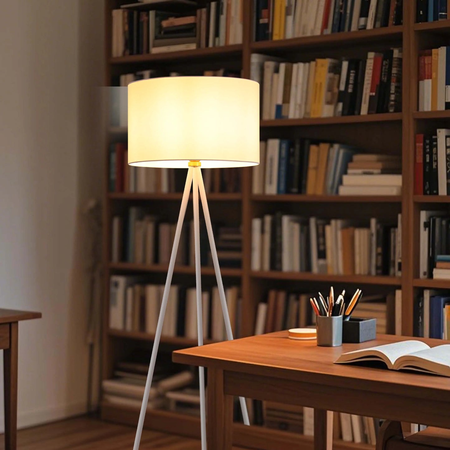 Tripod Floor Lamp – E27 Fitting, 1590mm Height, Dimmable