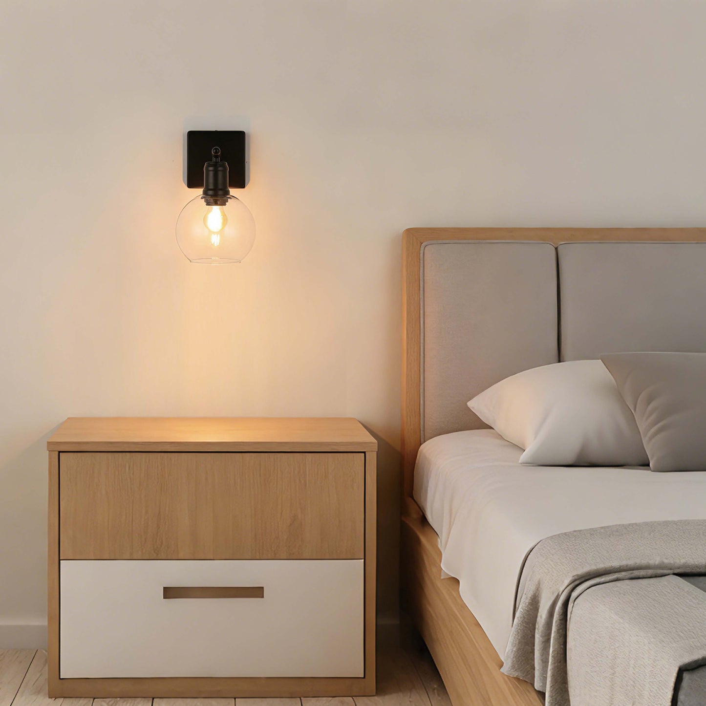 Modern Black & Clear Glass Globe Wall Light, 1-Light E27