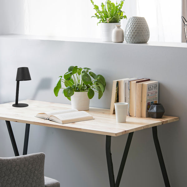 Versatile Outdoor LED Table Lamp Solar USB Charging by TEKLED