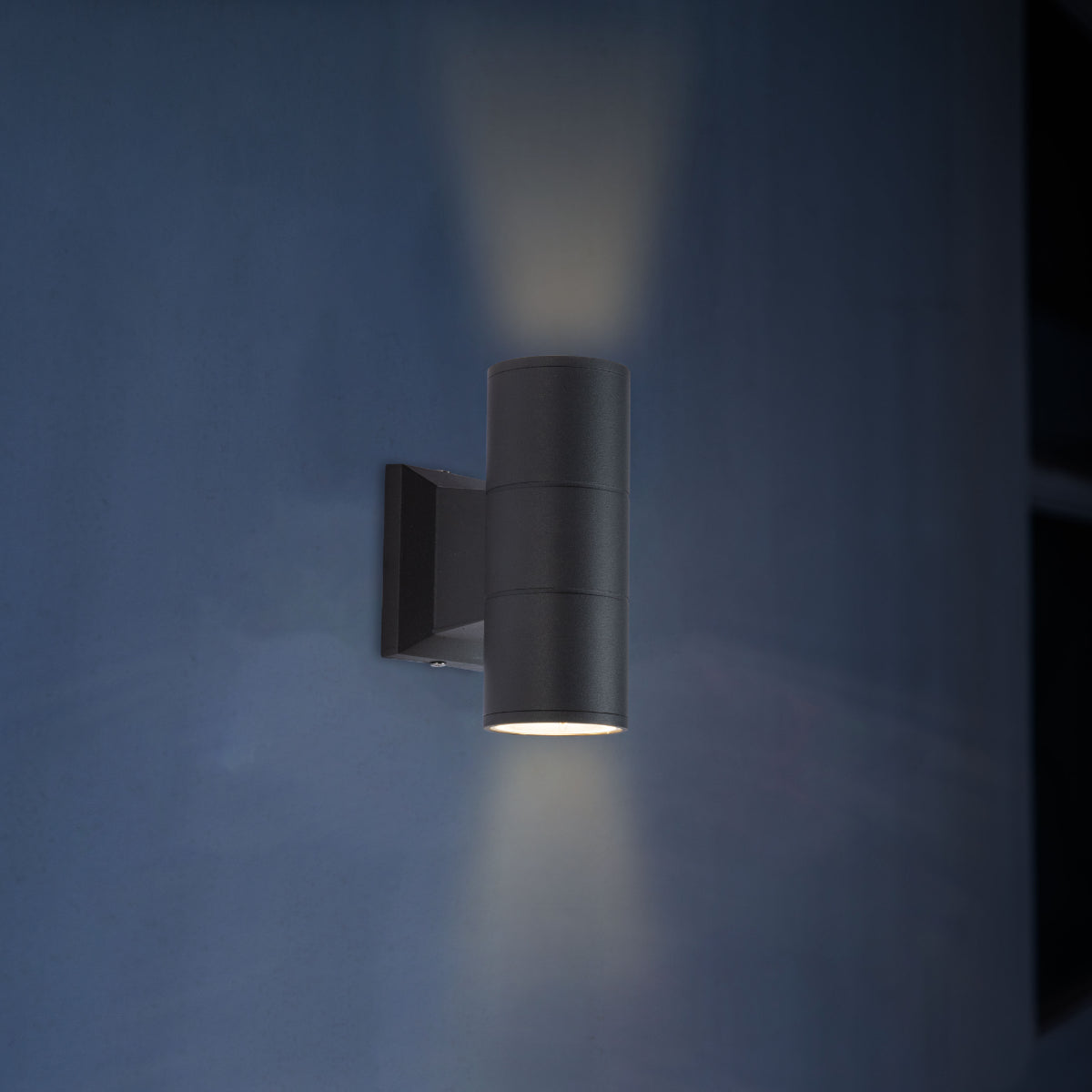 Up-Down Outdoor Wall Lamp IP54 GU10 Dark Grey 2 lamp at night