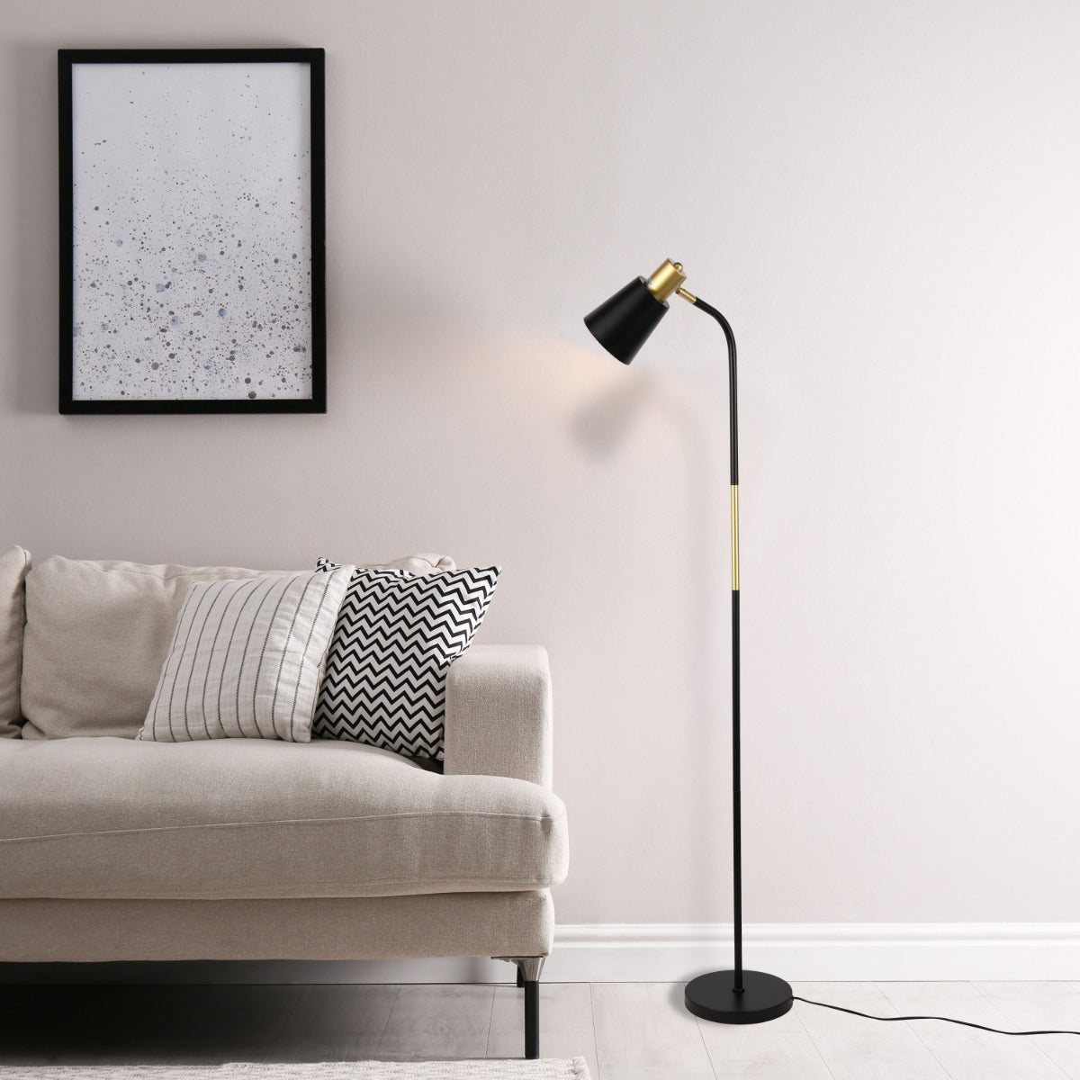 Bend Design Floor Lamp with Gold Accents - E27 130-03552 in play