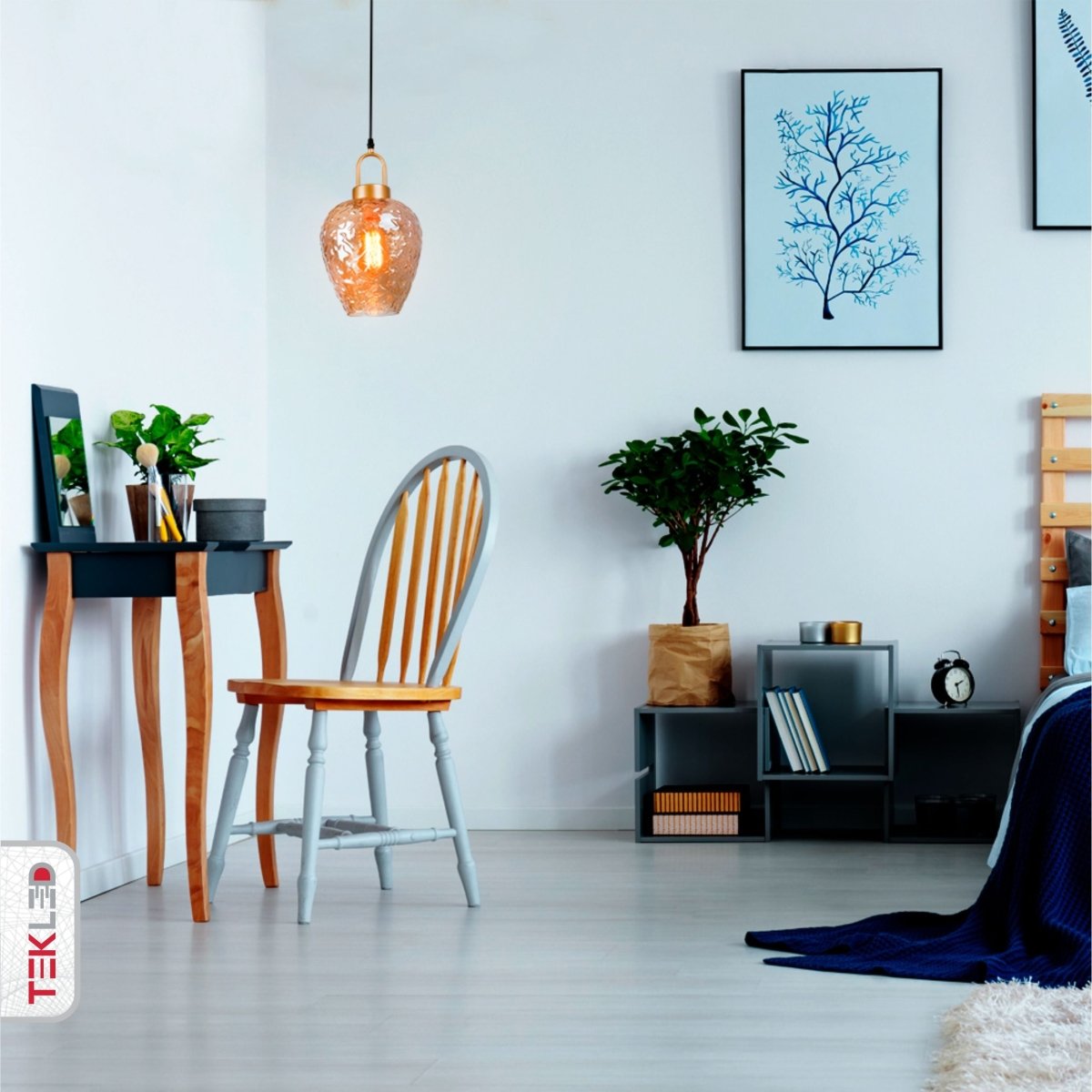 Indoor usage of Miele Lungo Amber Glass Pendant Light with E27 Fitting | TEKLED 159-17494
