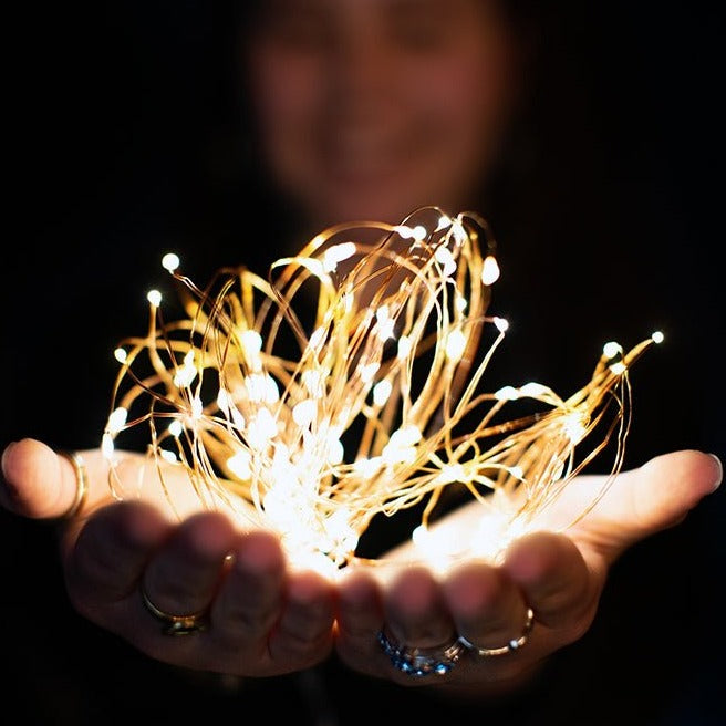 Close up of use of Mensa 2 Sets of Micro-LED 100 LEDs 10m with Battery Pack & USB Cable Warm WhiteÃ‚Â¬Ã¢â‚¬Â LED String Fairy Light
