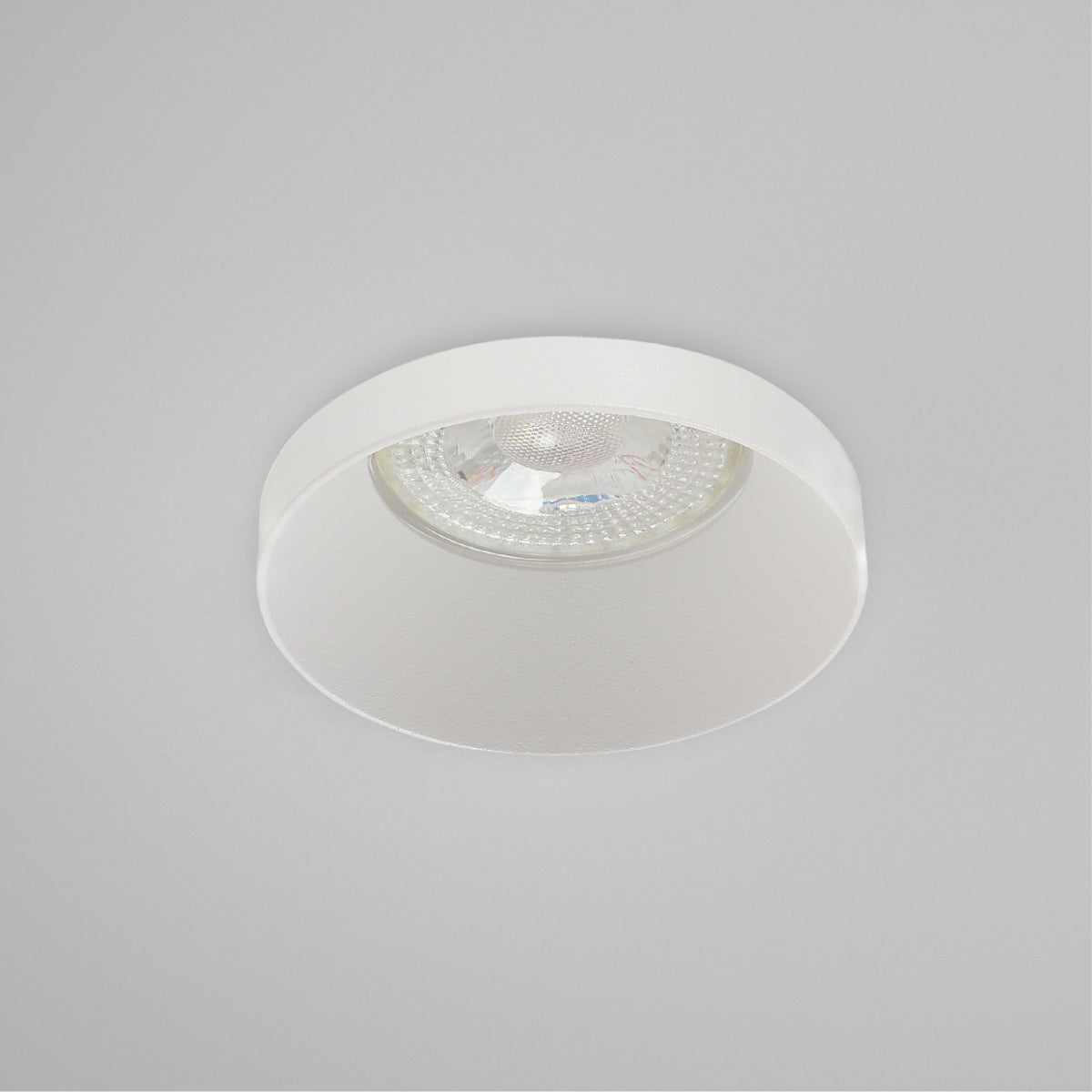 Usage of Modern Recessed GU10 Fixed Downlight with Low UGR Aluminium Design 143-04035