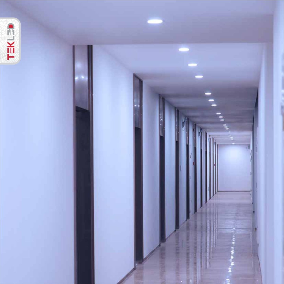 Downlight Led Round Slim Panel Light 24W 3000K Warm White D300Mm in indoor setting hallway